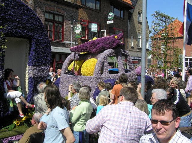 deeerstebloemenwagen.jpg