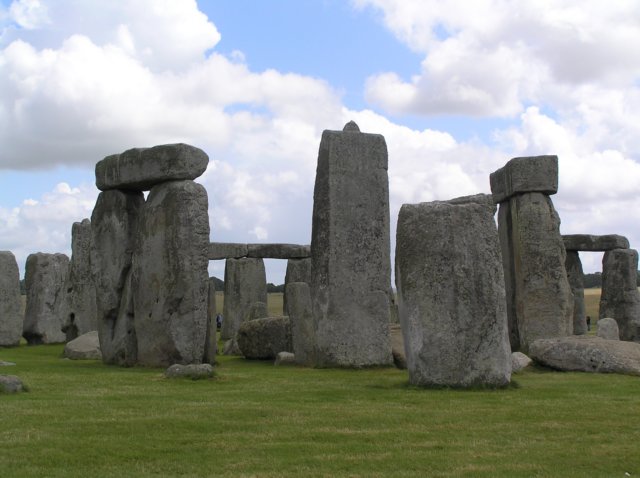 stonehenge3.jpg